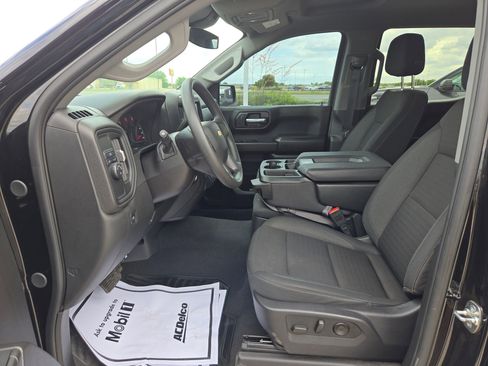 Certified 2025 Chevrolet Silverado 1500 Custom image 9