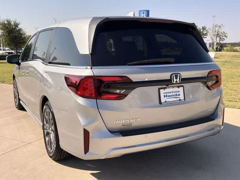 Certified 2026 Honda Odyssey Touring image 5