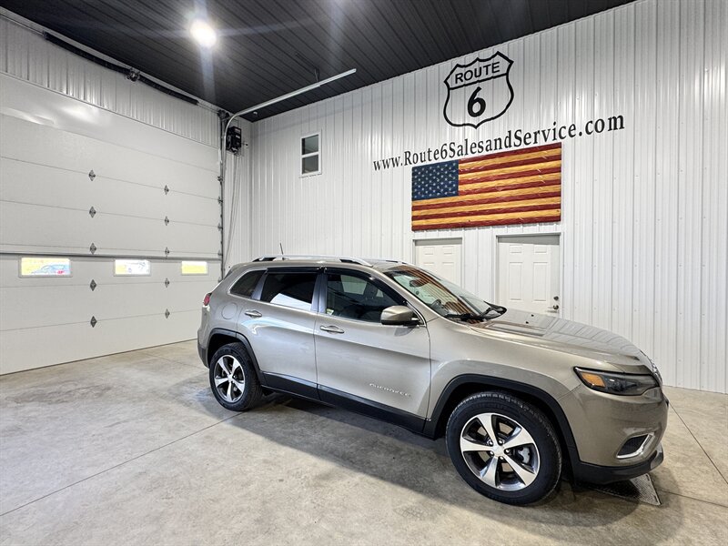 Used 2019 Jeep Cherokee Limited AWD/4WD image 2