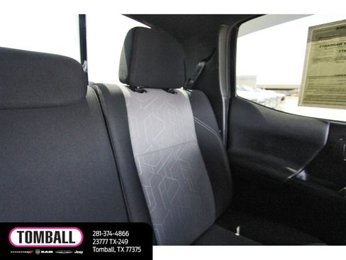 Used 2021 Toyota Tacoma TRD Off-Road w/ Technology Package AWD/4WD image 12