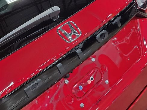 Used 2025 Honda Pilot TrailSport image 25