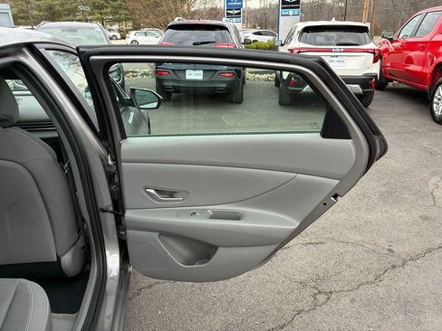 Used 2023 Hyundai Elantra SEL w/ Convenience Package image 41