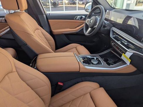 New 2026 BMW X5 xDrive40i w/ M Sport Package AWD/4WD image 13