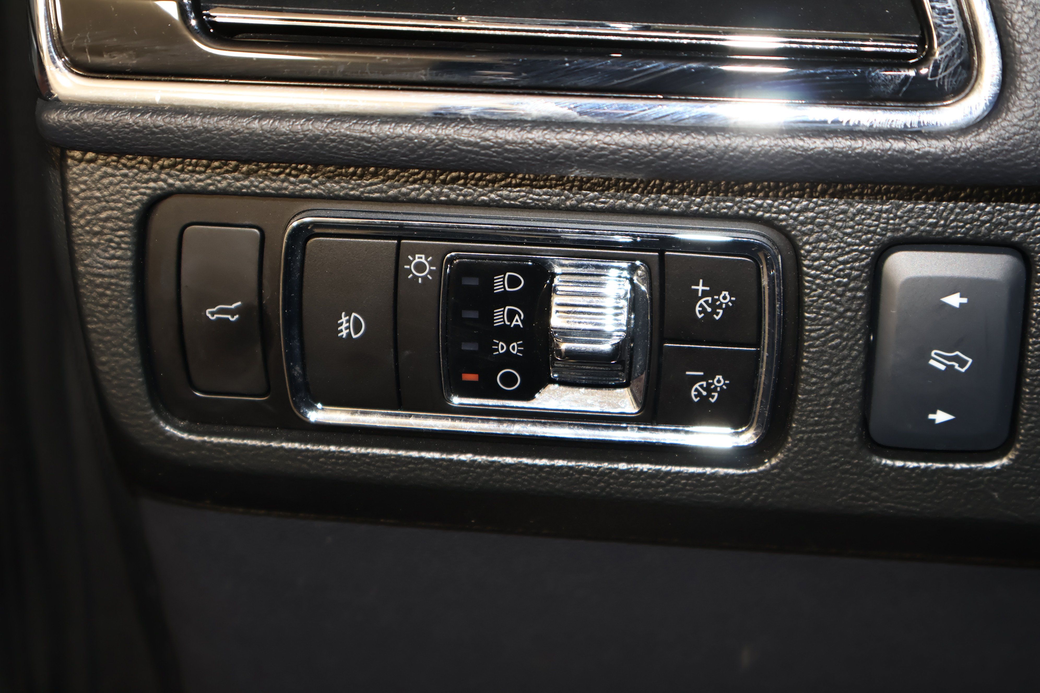 Used 2024 Lincoln Navigator Premiere AWD/4WD image 39