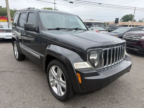 Used 2011 Jeep Liberty Sport image 3