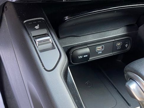 Used 2025 Kia Telluride S AWD/4WD image 19