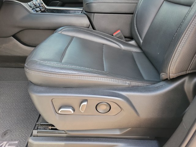 Used 2023 GMC Yukon Denali AWD/4WD image 6