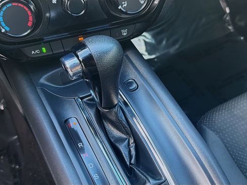 Used 2022 Honda HR-V LX image 13