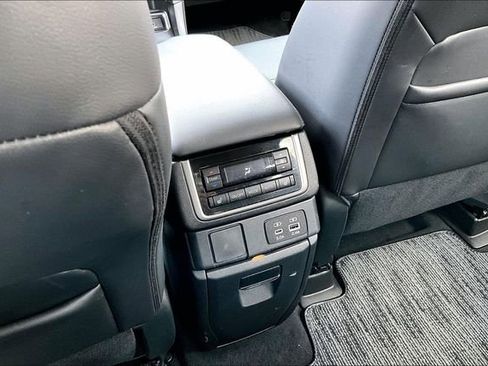 Used 2023 Subaru Ascent Limited AWD/4WD image 10
