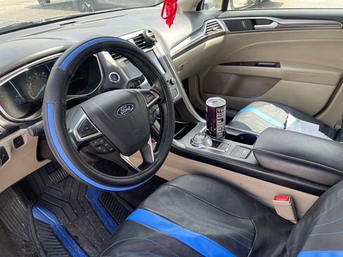 Used 2018 Ford Fusion SE w/ Fusion SE Technology Package FWD image 6