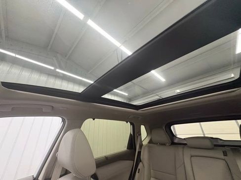 Used 2025 Nissan Rogue SL w/ Tech Package image 34