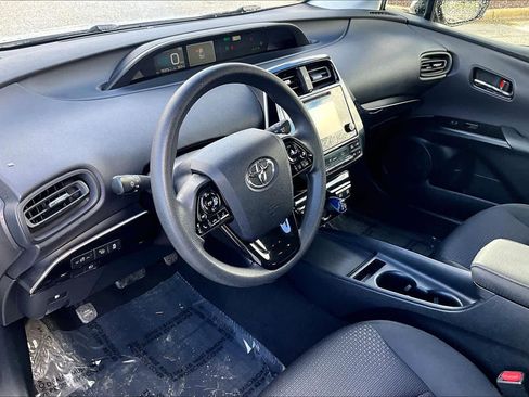 Used 2019 Toyota Prius LE w/ Carpet Mat Package image 16