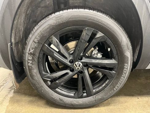 New 2026 Volkswagen Atlas Cross Sport SEL R-Line image 29