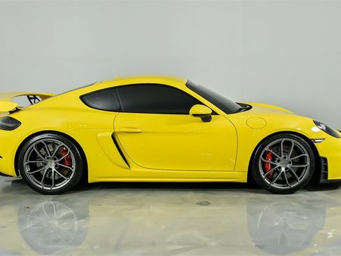 Used 2020 Porsche 718 Cayman GT4 RWD image 14