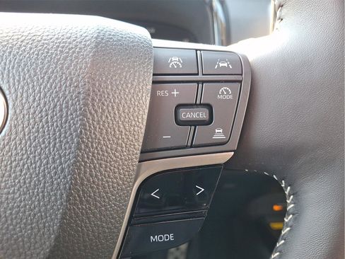 Used 2025 Toyota Camry SE w/ Convenience Package FWD image 21
