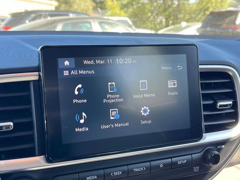 Used 2025 Hyundai Venue SEL image 20