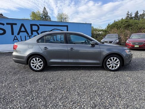 Used 2014 Volkswagen Jetta SE FWD image 2