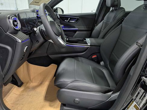 Certified 2025 Mercedes-Benz GLC 300 4MATIC image 4