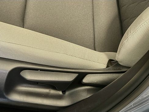 Used 2025 Toyota Corolla LE FWD image 15