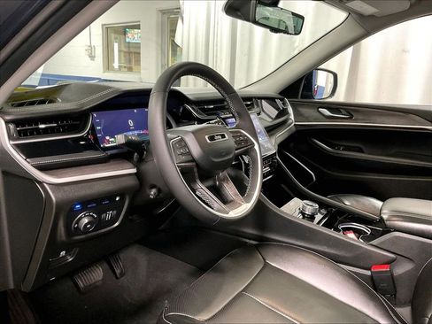 Used 2023 Jeep Grand Cherokee 4WD 4xe w/ Luxury Tech Group II image 8