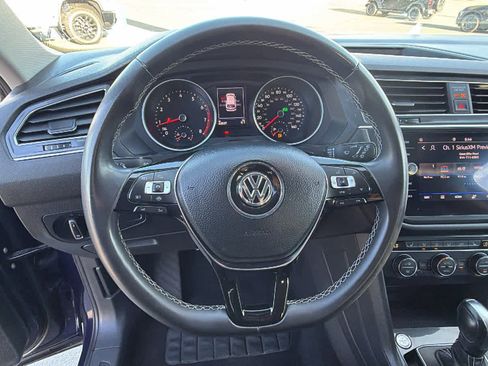 Used 2021 Volkswagen Tiguan SE image 18