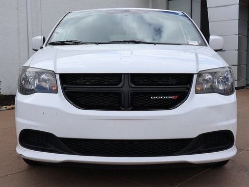 Used 2015 Dodge Grand Caravan SE FWD image 2
