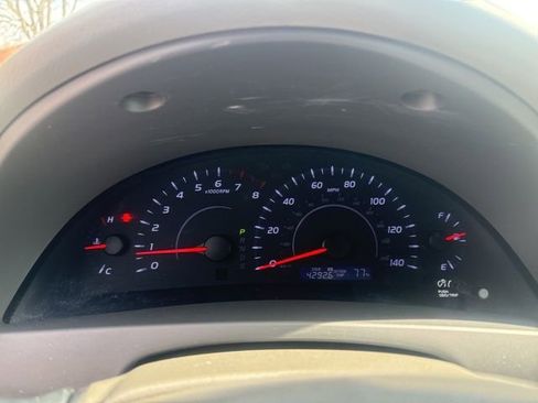 Used 2010 Toyota Camry LE image 23