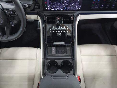 Certified 2025 Porsche Panamera GTS image 20