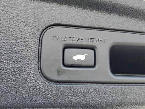 Certified 2025 Acura MDX w/ Technology Package image 10