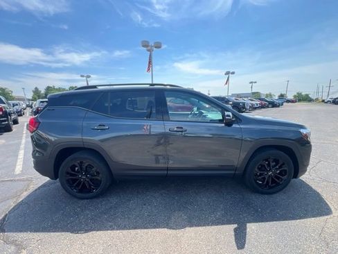 Used 2020 GMC Terrain SLE w/ Driver Convenience Package AWD/4WD image 4