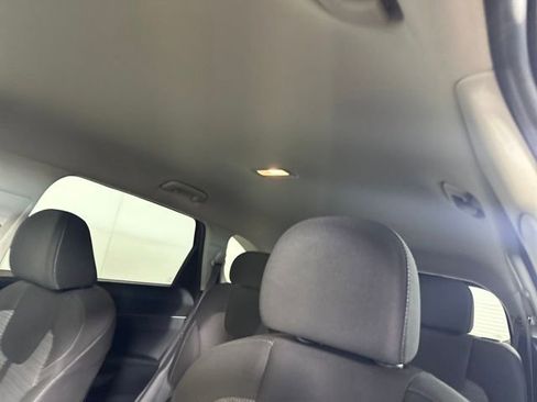 Used 2023 Kia Sorento LX AWD/4WD image 12