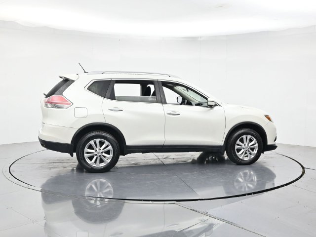 Used 2016 Nissan Rogue SV w/ SV Premium Package AWD/4WD image 2