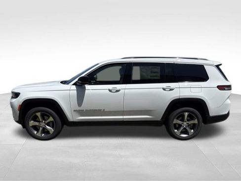New 2026 Jeep Grand Cherokee L Limited w/ Trailer Tow Package AWD/4WD image 14