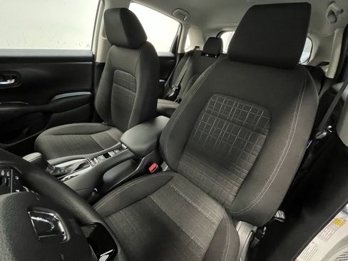 Used 2023 Honda HR-V LX image 11