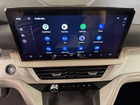 Certified 2025 Ford Explorer Active w/ Active Comfort Package AWD/4WD image 9