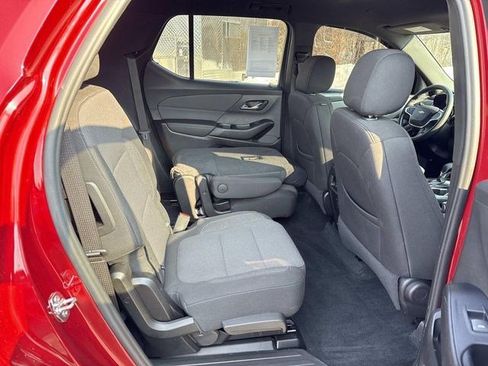 Used 2023 Chevrolet Traverse LT image 11
