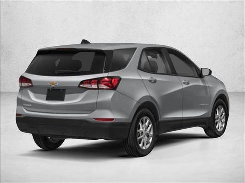 Used 2024 Chevrolet Equinox LS image 2