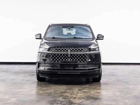 Used 2025 Lincoln Navigator Black Label AWD/4WD image 2