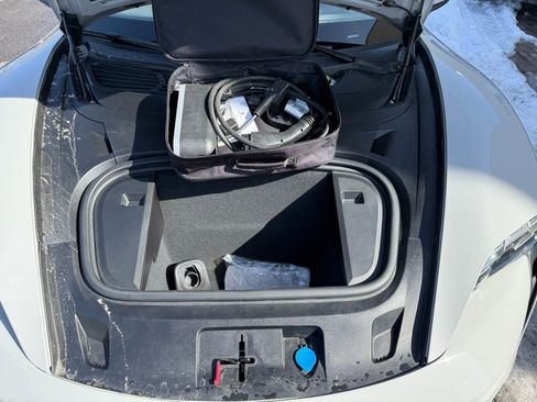 Used 2024 Porsche Taycan 4S image 27