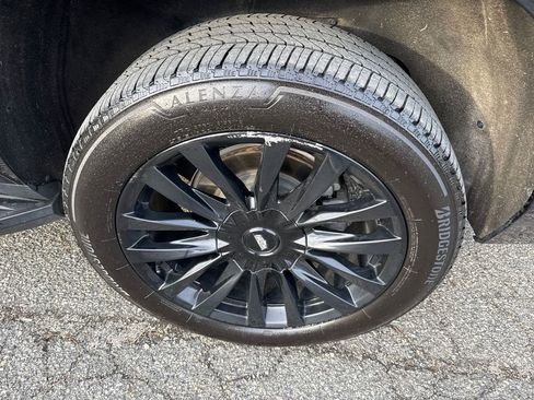 Used 2023 Cadillac Escalade ESV Premium Luxury image 38