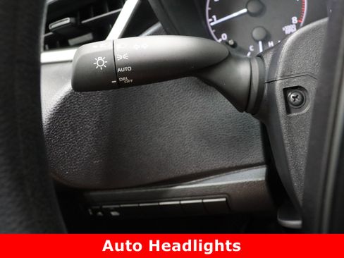 Used 2025 Toyota Corolla LE image 22