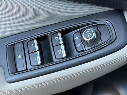 Used 2020 Subaru Forester Premium AWD/4WD image 14
