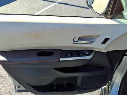 Certified 2024 Toyota Sienna Platinum image 19