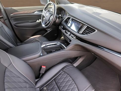 Used 2024 Buick Enclave Avenir w/ Avenir Technology Package image 31