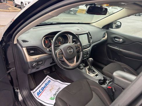 Used 2016 Jeep Cherokee 75th Anniversary image 10