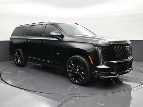 Certified 2025 Cadillac Escalade ESV V w/ LPO, ONYX Package image 7