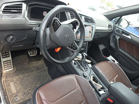 Used 2022 Volkswagen Tiguan SEL R-Line AWD/4WD image 3
