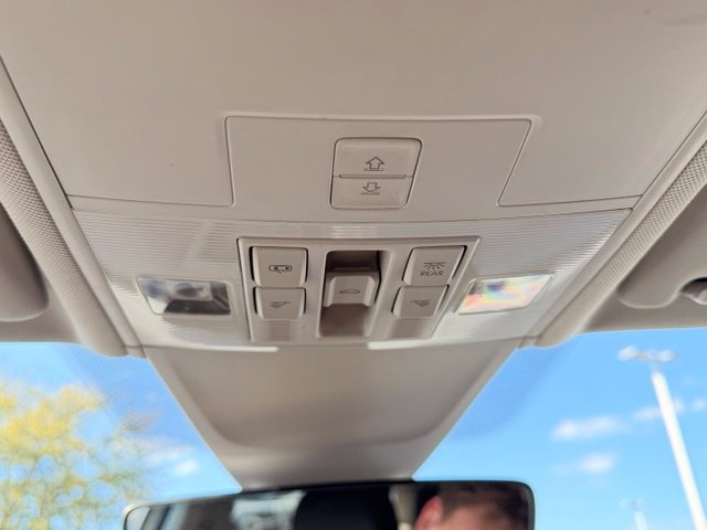 Certified 2024 Volkswagen Tiguan Wolfsburg Edition AWD/4WD image 32