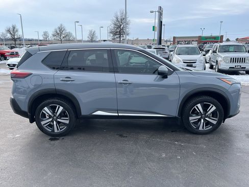 Used 2021 Nissan Rogue SL w/ Premium Package image 6