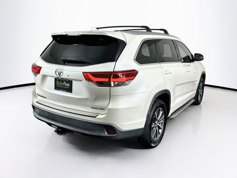 Used 2018 Toyota Highlander XLE w/ Protection Package #3 AWD/4WD image 9